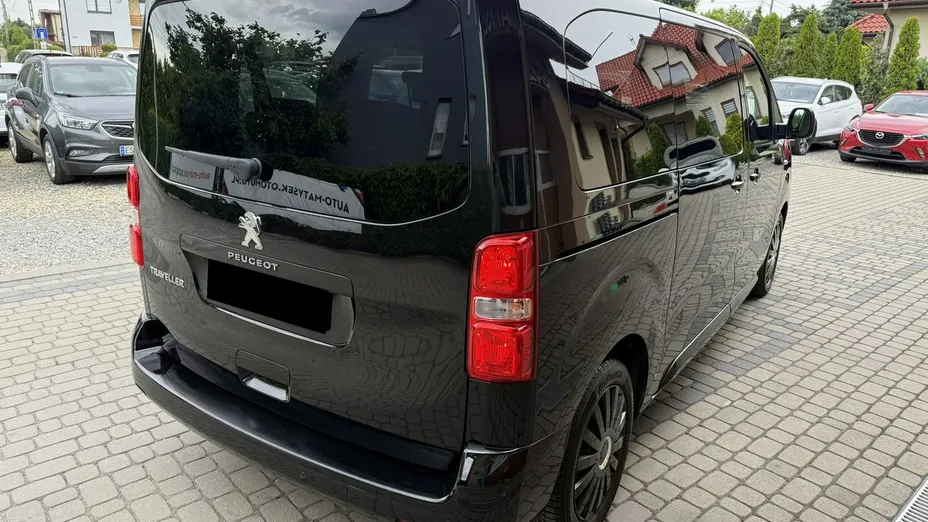 PEUGEOT Traveller -