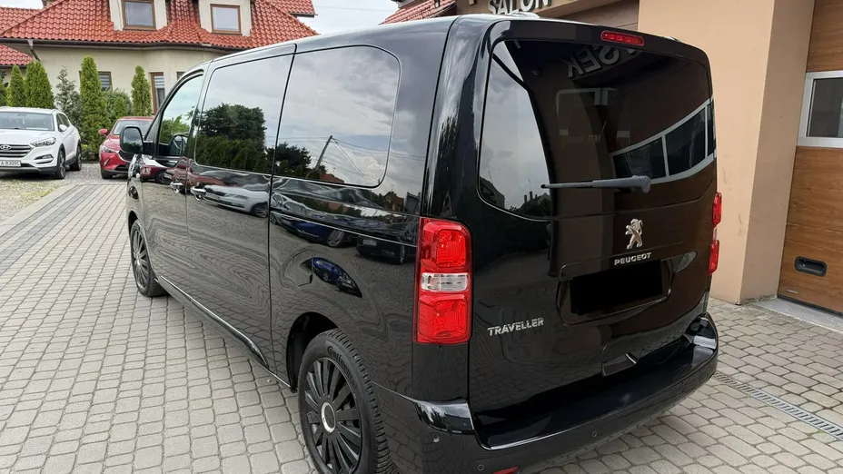 PEUGEOT Traveller -