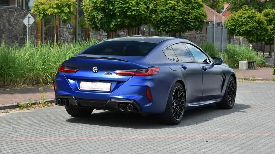 BMW M8 -