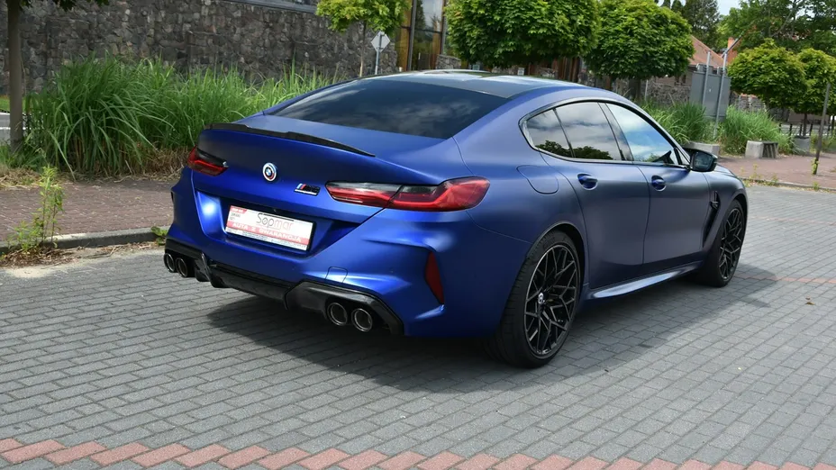 BMW M8 -