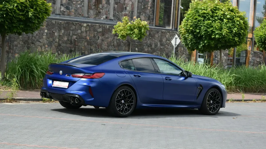 BMW M8 -