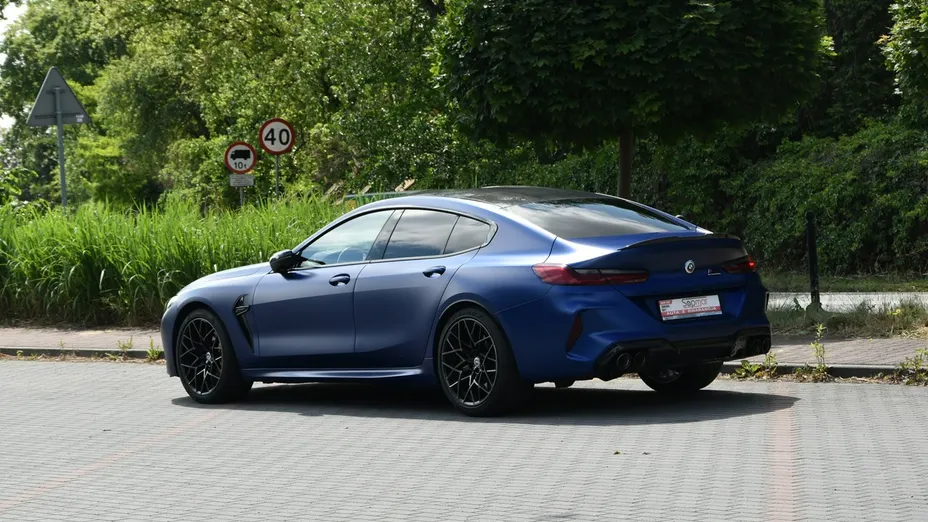 BMW M8 -