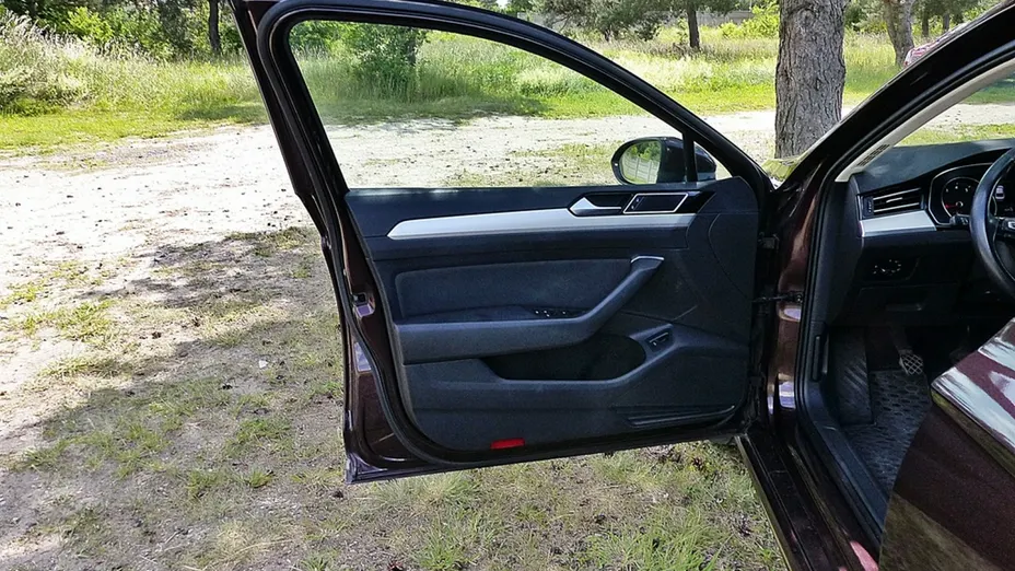 VOLKSWAGEN Passat -