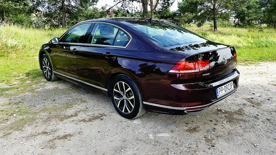 VOLKSWAGEN Passat -