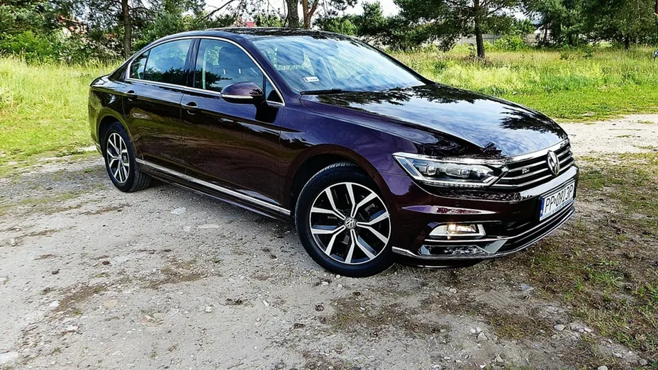 VOLKSWAGEN Passat -