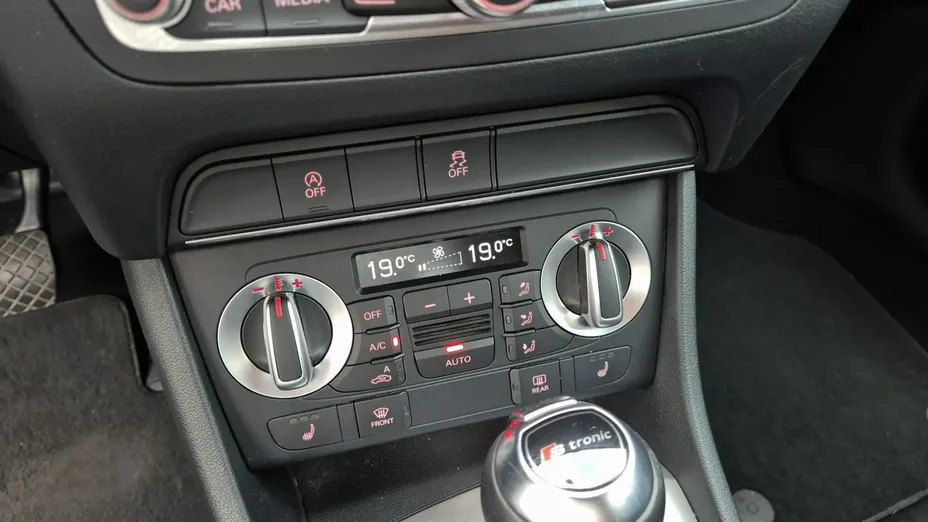 AUDI Q3 -