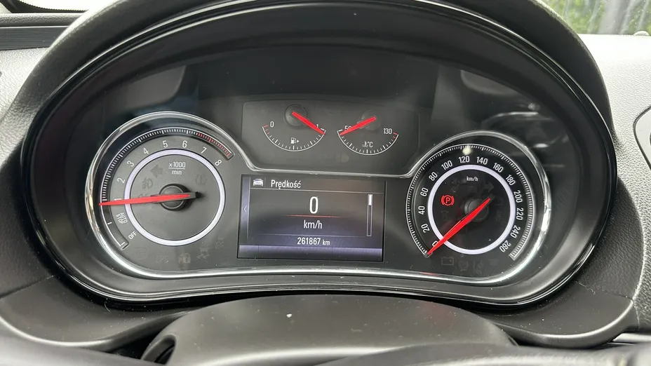 OPEL Insignia -