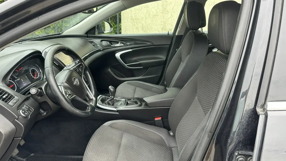 OPEL Insignia -