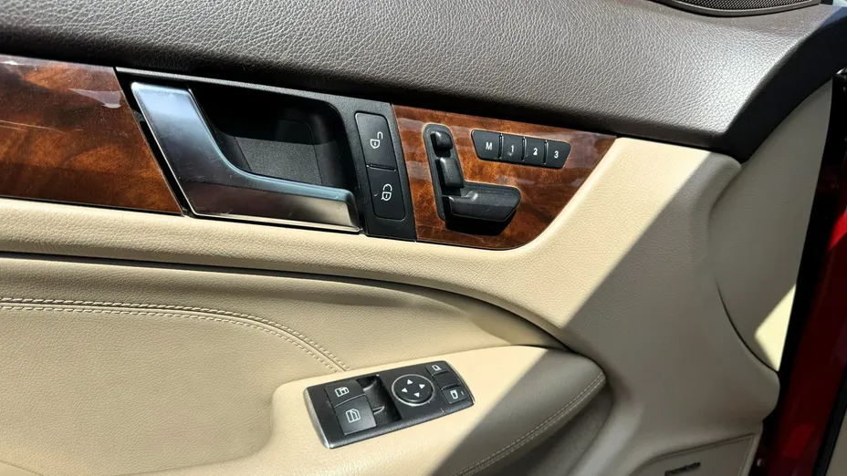 MERCEDES-BENZ C Klasa -