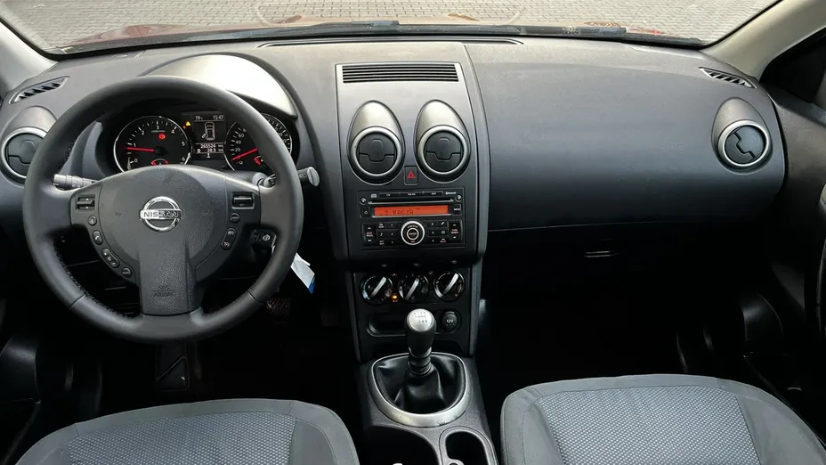 NISSAN Qashqai -