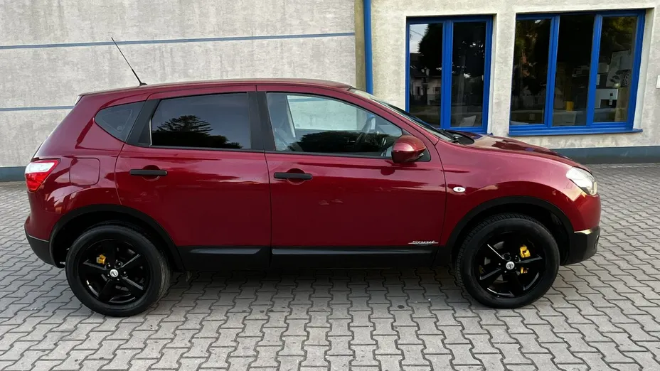 NISSAN Qashqai -