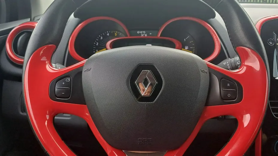 RENAULT Clio -