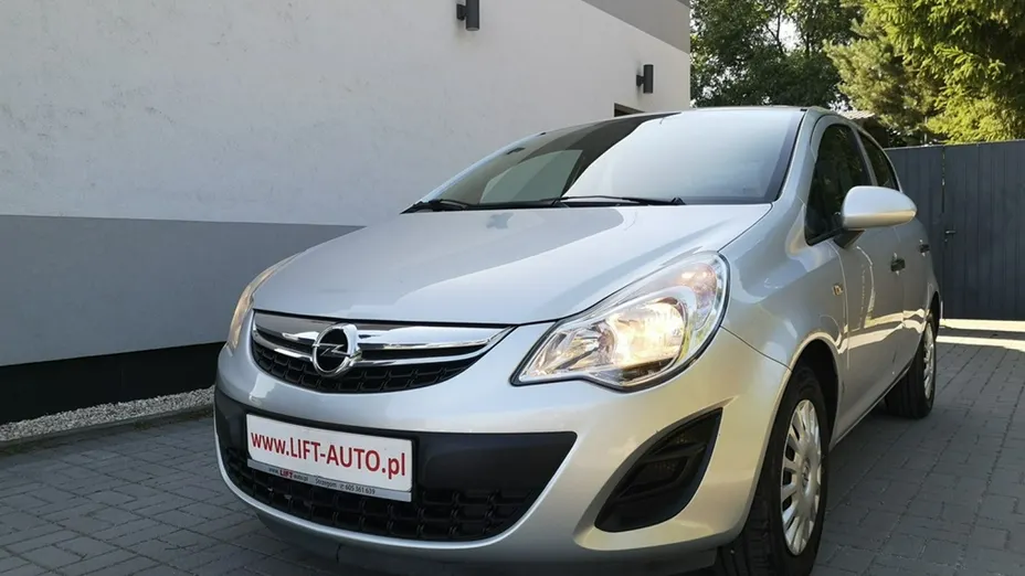 OPEL Corsa -