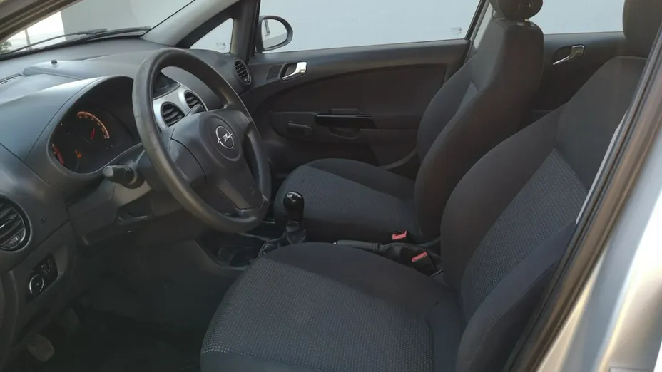 OPEL Corsa -