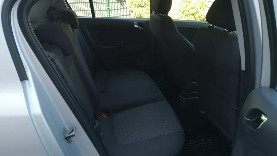 OPEL Corsa -