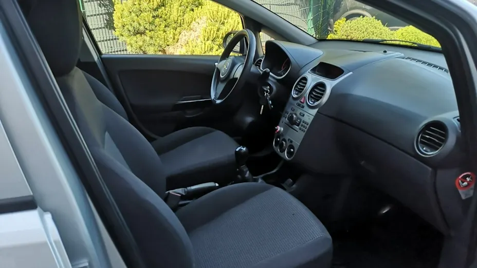 OPEL Corsa -