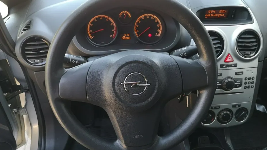 OPEL Corsa -