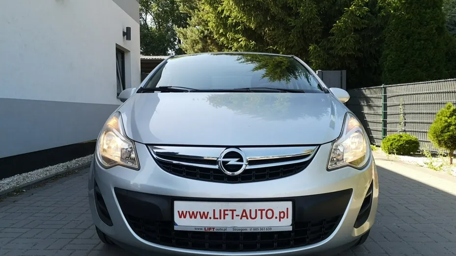 OPEL Corsa -
