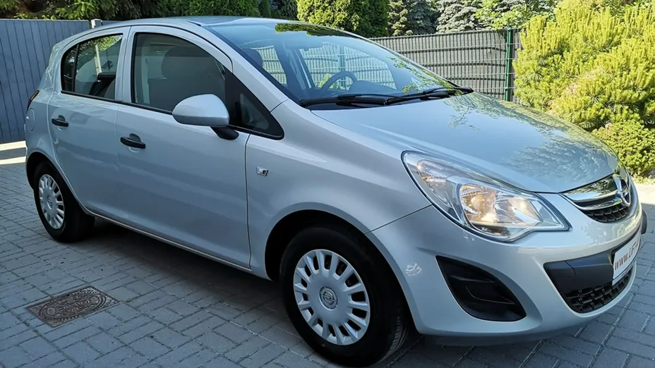 OPEL Corsa -