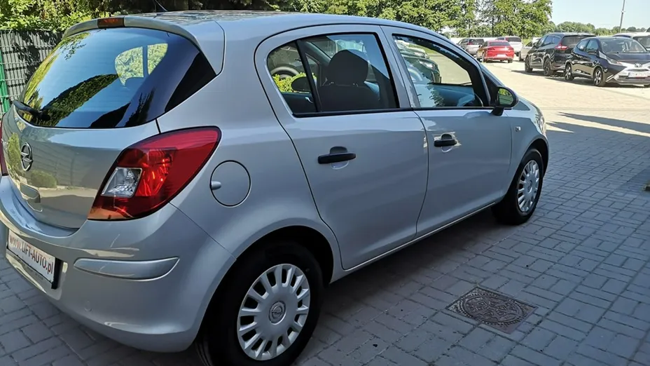 OPEL Corsa -