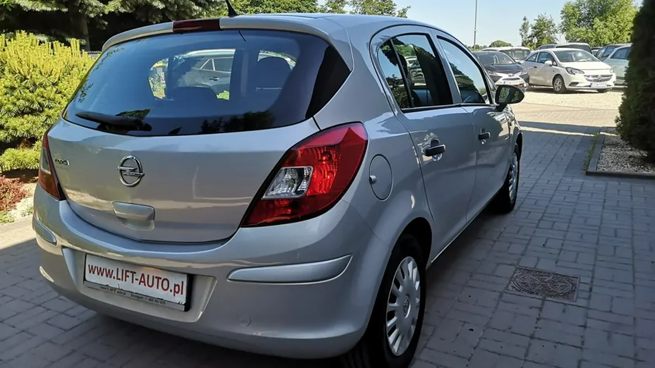OPEL Corsa -
