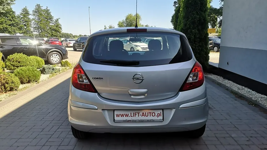 OPEL Corsa -