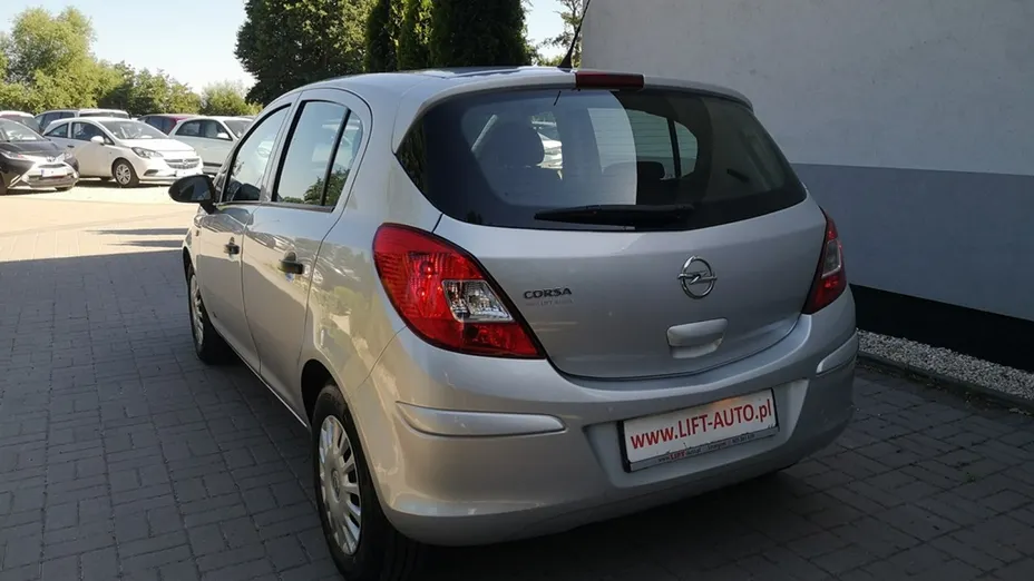 OPEL Corsa -