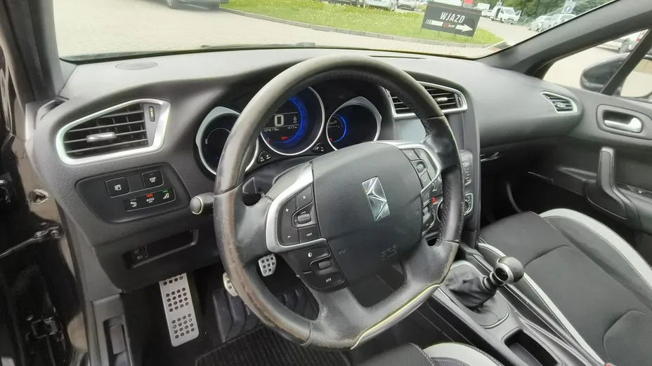 CITROEN DS4 -