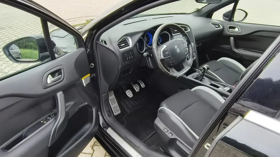 CITROEN DS4 -