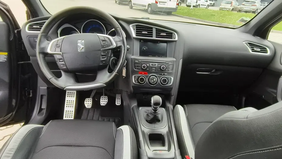 CITROEN DS4 -