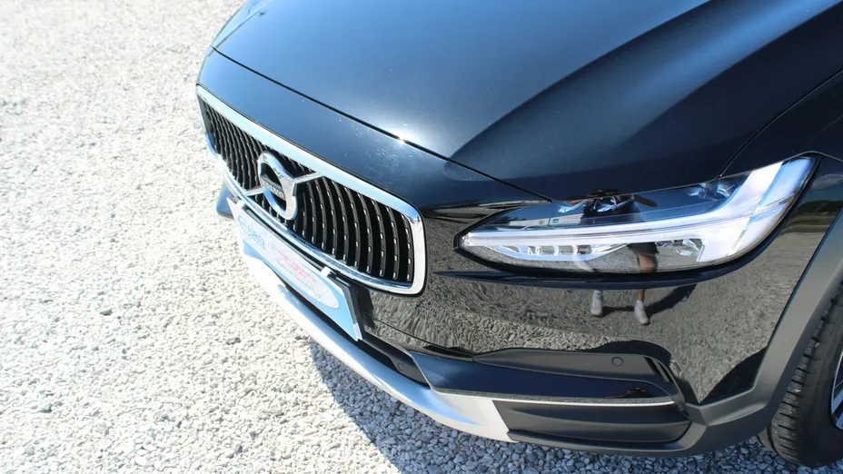 VOLVO V90 -