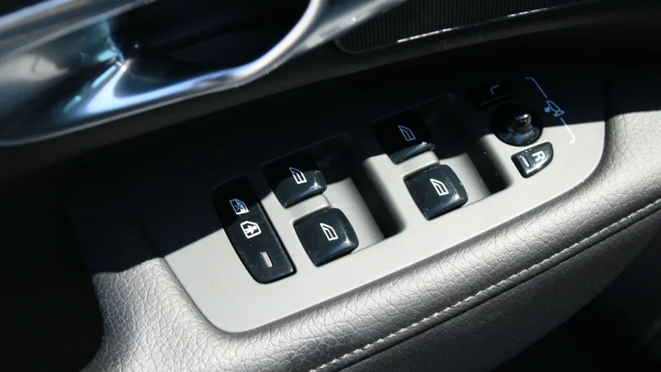 VOLVO V90 -