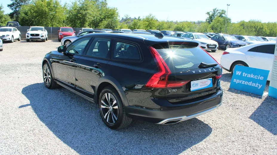 VOLVO V90 -