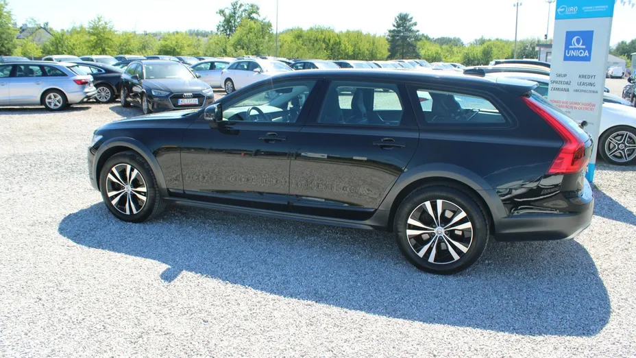 VOLVO V90 -