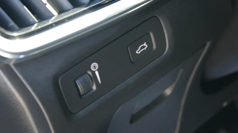 VOLVO V90 -