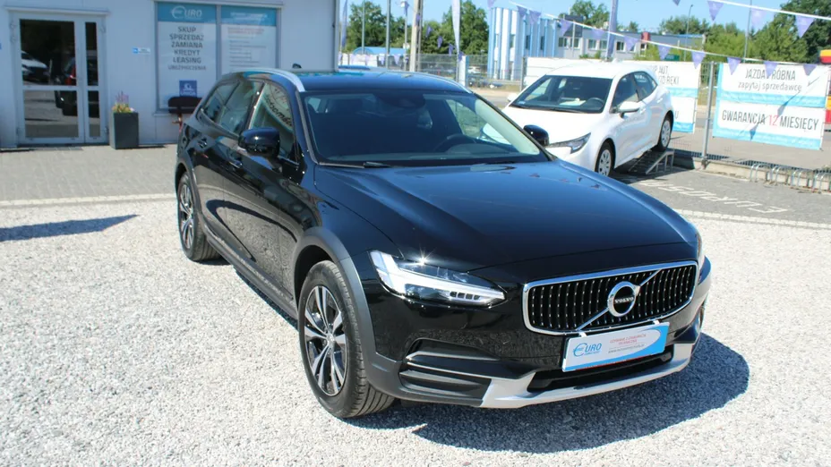 VOLVO V90 -