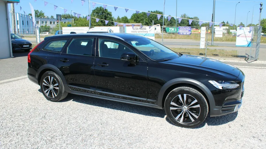 VOLVO V90 -