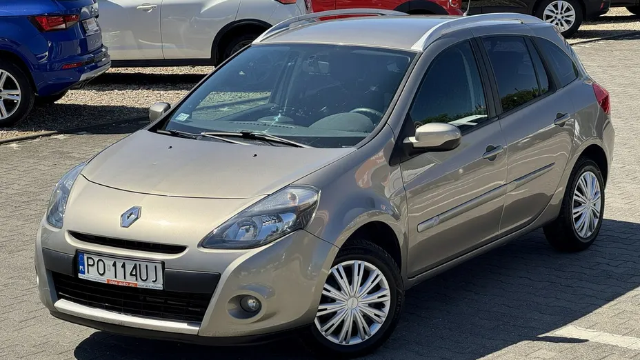 RENAULT Clio -