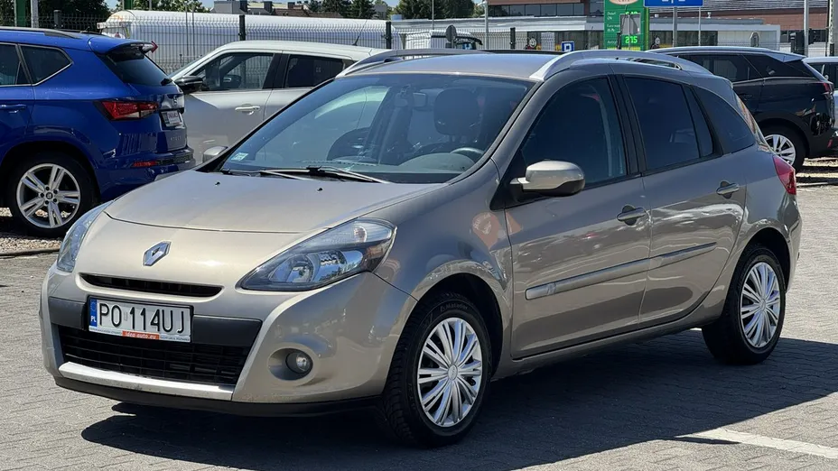 RENAULT Clio -