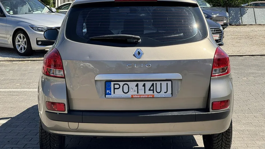 RENAULT Clio -