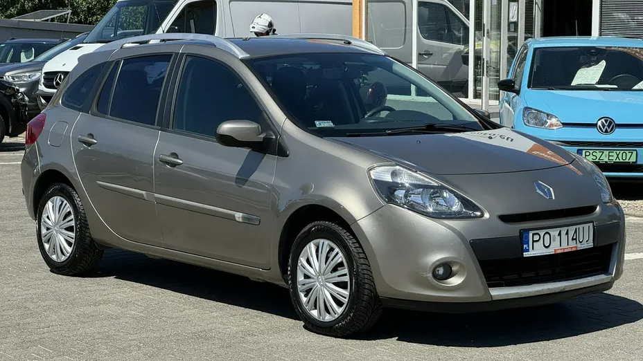 RENAULT Clio -