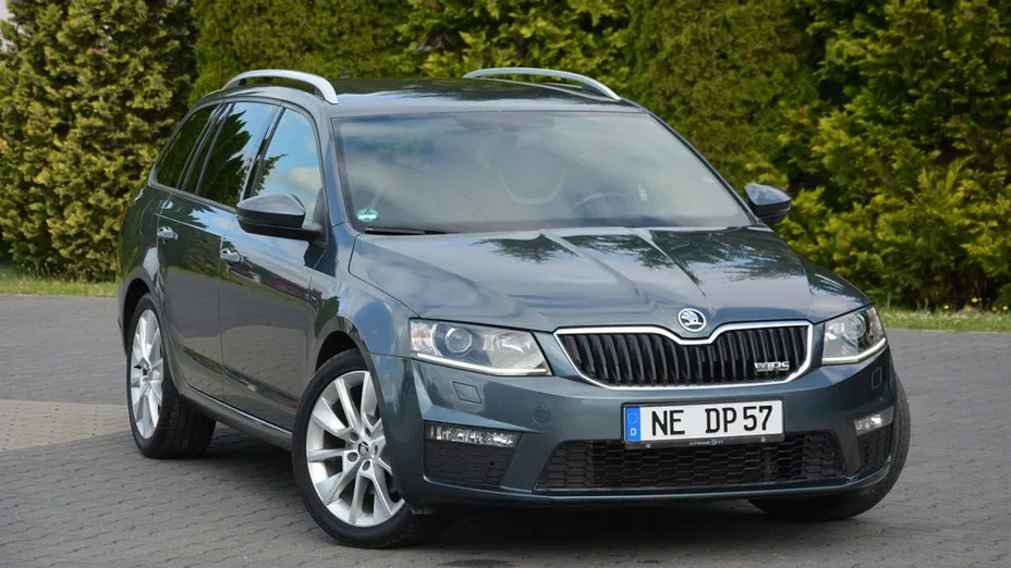 SKODA Octavia -