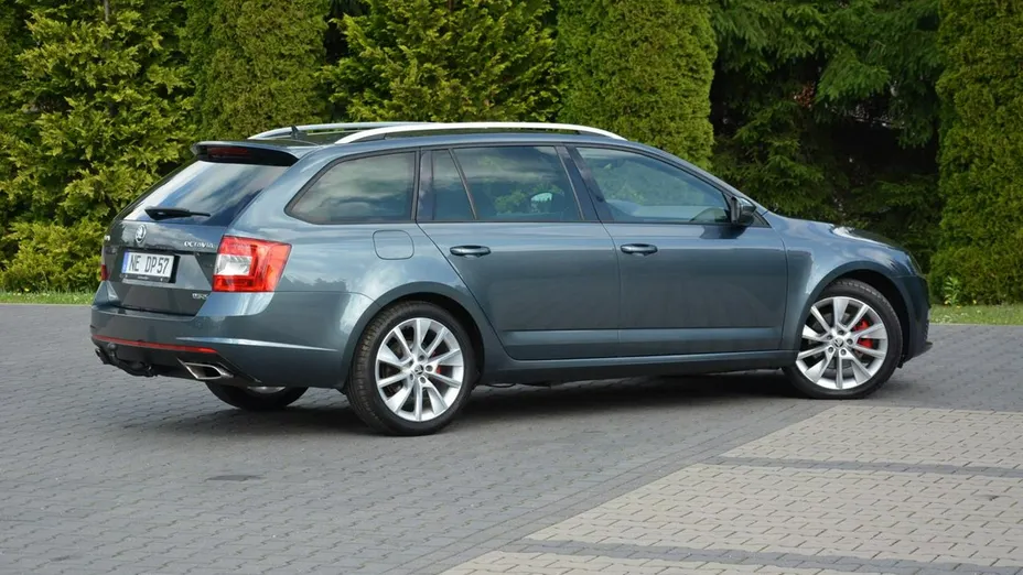 SKODA Octavia -