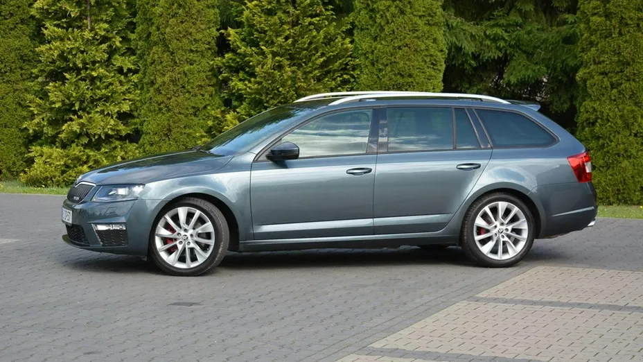 SKODA Octavia -