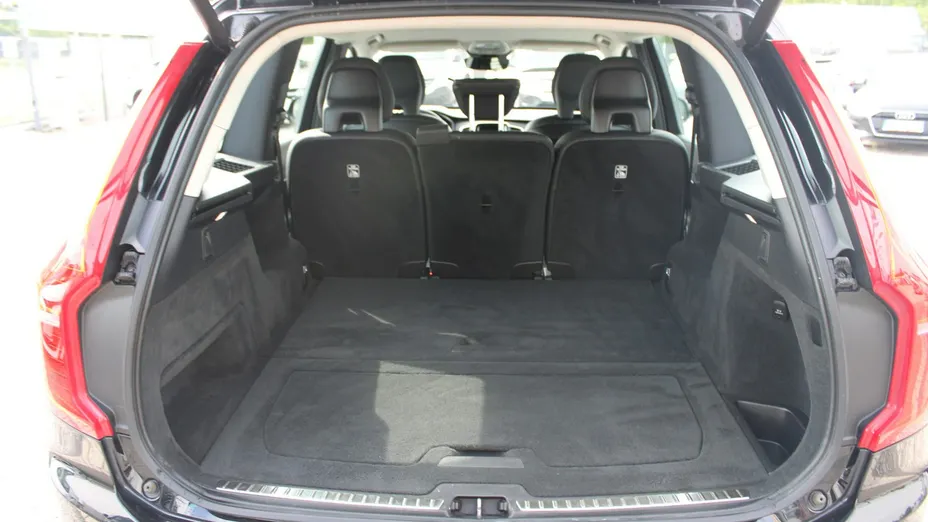 VOLVO XC90 -