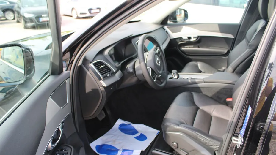 VOLVO XC90 -