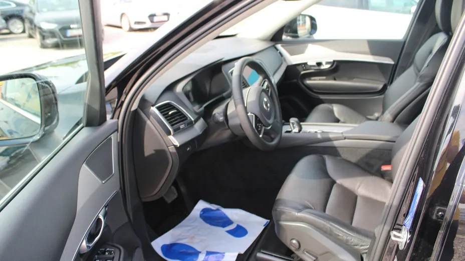 VOLVO XC90 -