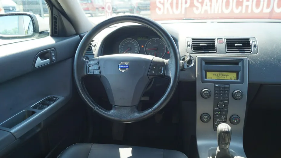 VOLVO V50 -