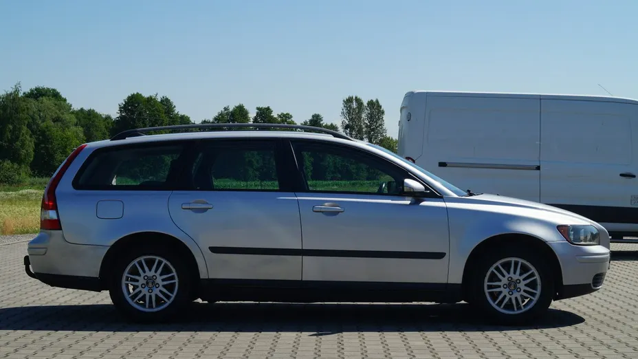 VOLVO V50 -