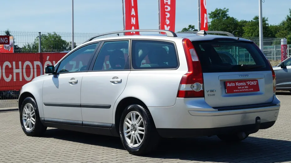 VOLVO V50 -